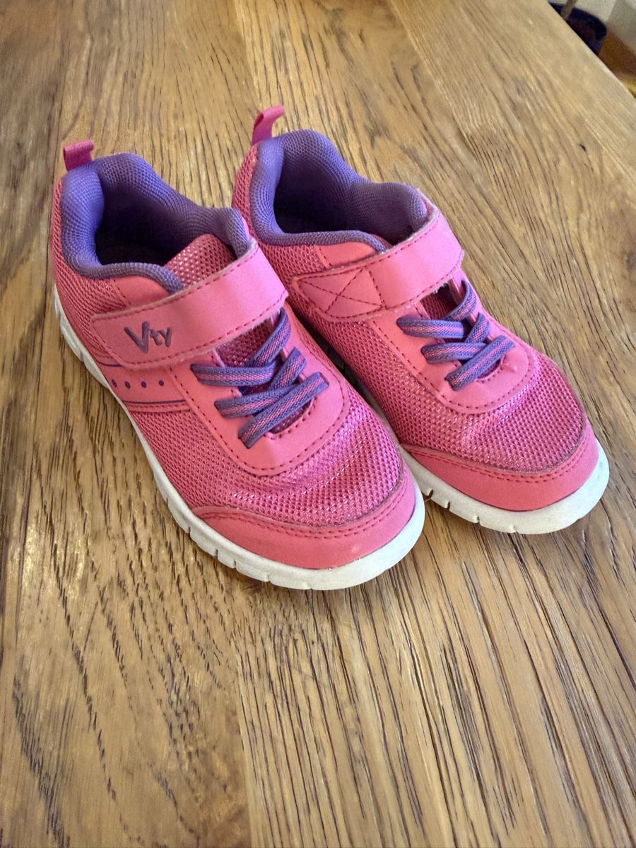 Victory Scarpe per ragazze: Hallenturnschuhe Grösse 27 – Usato da Zürich venduto da Milu111 1