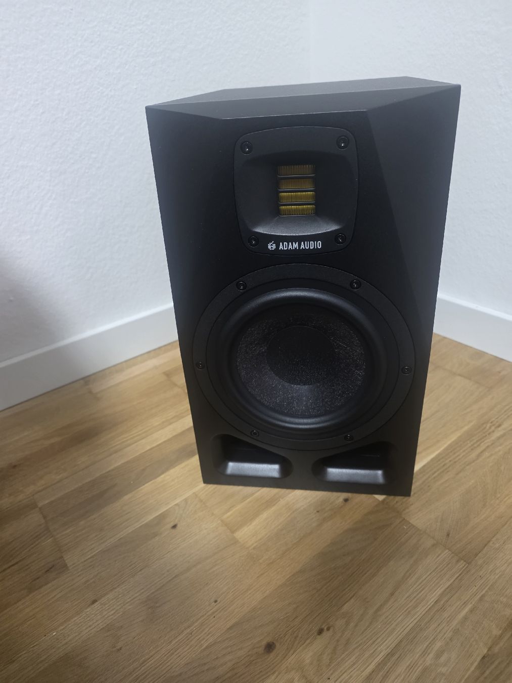 Adam Audio Casse acustiche: ADAM Audio A7V – Nuovo (secondo la descrizione) da Egerkingen venduto da vil_5vkk 1