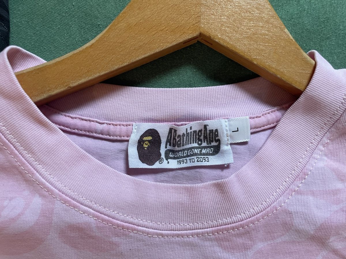 Bape T-shirt: T-shirt Bape x inter miami  – Usato da Chéserex venduto da ker_zb8c 2