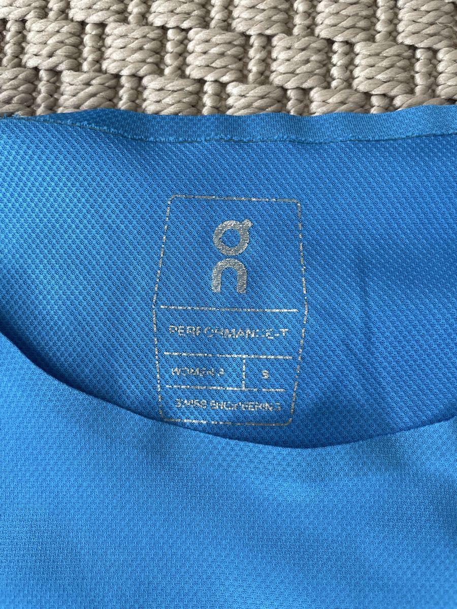 Tops: On Running Performance-T Gr. S – Gebraucht aus Zürich von katidust 2