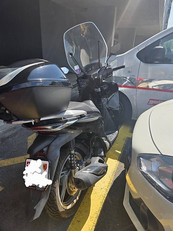 Honda Scooters: Honda SH 125 – D'occasion à Meyrin par mel_kt8f 1