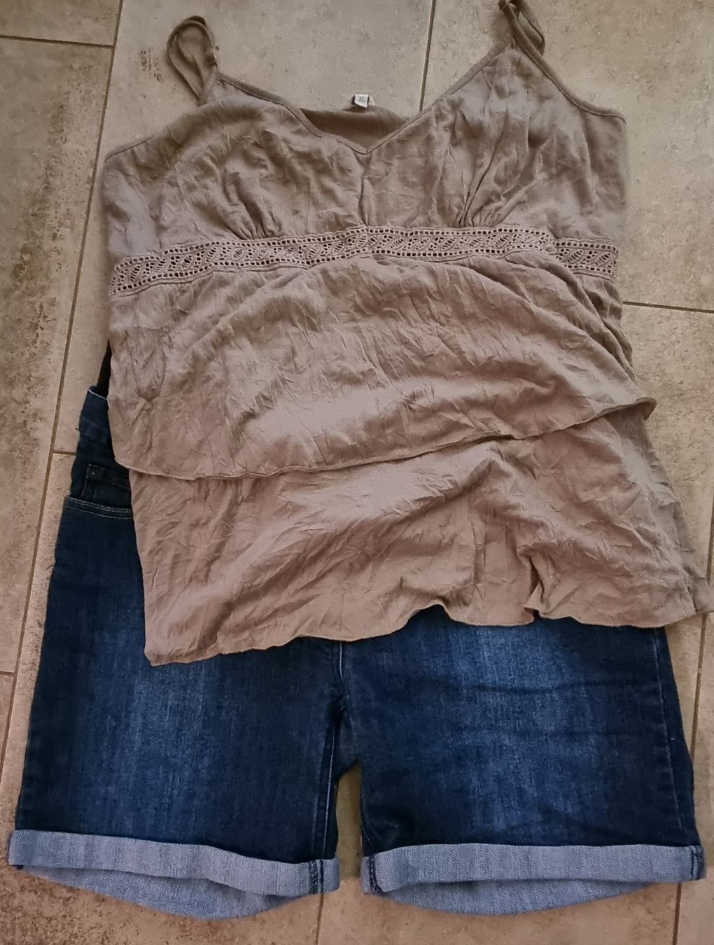 Kleiderpakete: Umstands - Set gr.XL – Gebraucht aus Grossdietwil von GNOM313