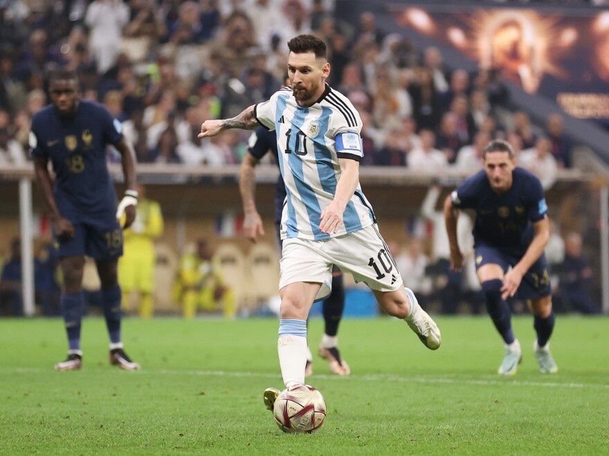 Adidas Maillots de corps & Pantalons: Argentinien World Cup 2022 Trikot Messi #10 – Neuf (Voir description) à Schliern b. Köniz par ahmetugurtokalii 2