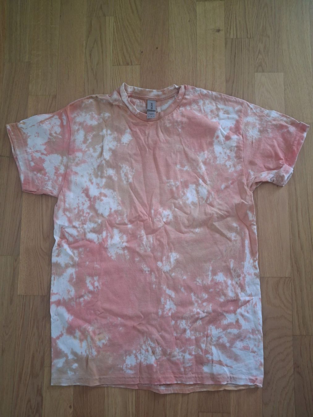 T-shirt: Batik T-Shirt – Nuovo (secondo la descrizione) da Luzern venduto da gab_726g