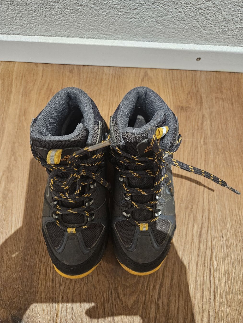 Jack Wolfskin Scarpe per ragazzi: Jack Wolfskin Wald Wanderschuhe 28 – Usato da Rapperswil BE venduto da TrojaM 1