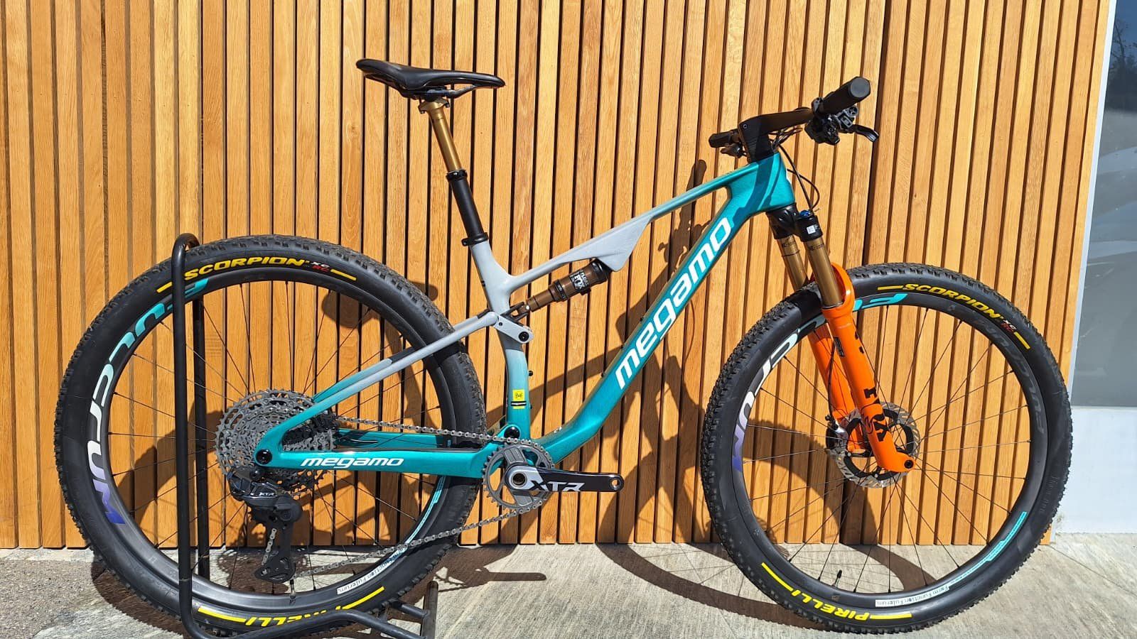 Vélos: TRACK BUFF-MEGAMO TEAM EDITION Grösse M – Neuf (Voir description) à Kappel SO par Bikelove.ch