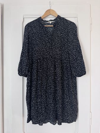 Kleid Esprit schwarz-weiss gepunktet Groesse S/M