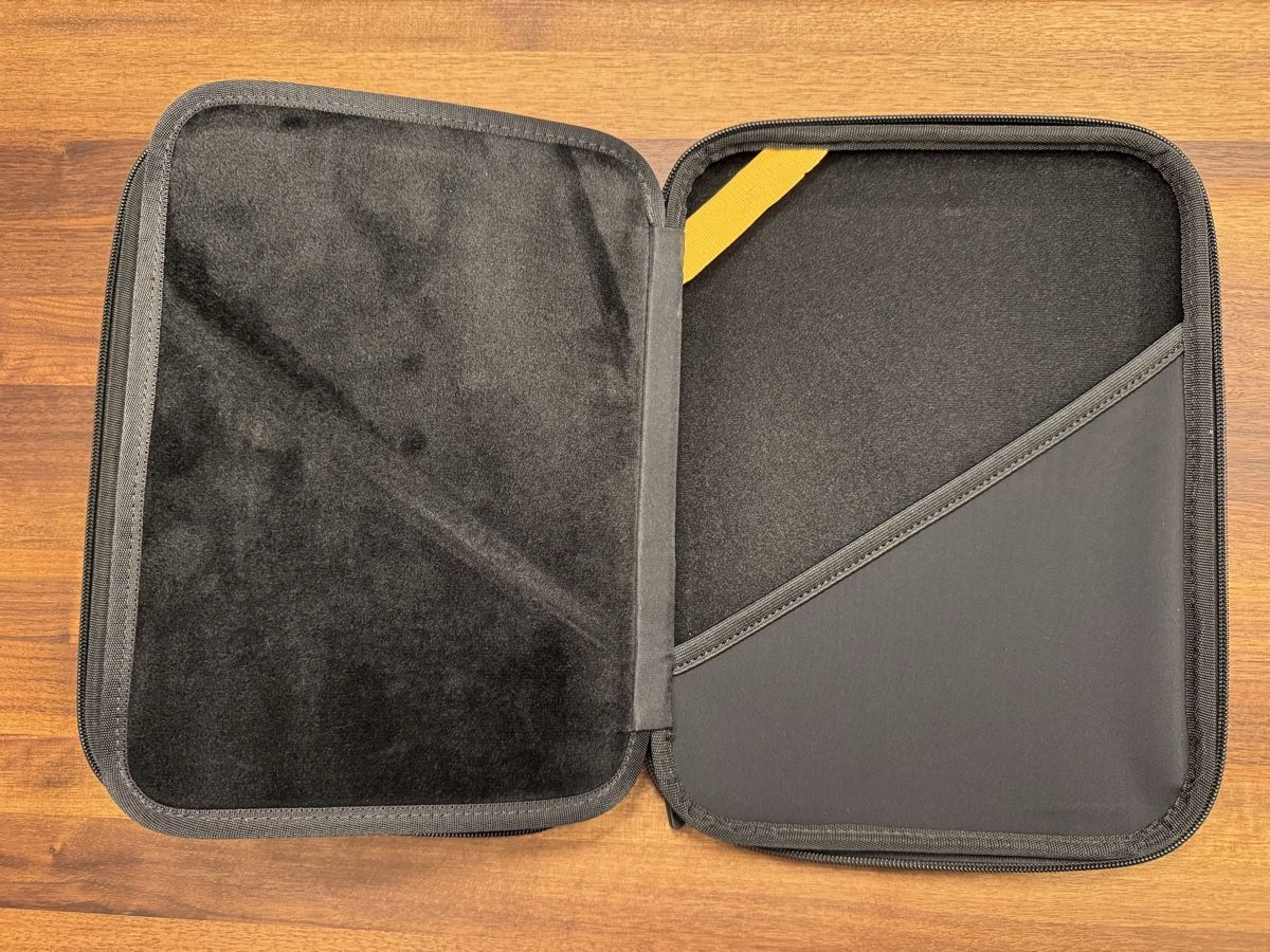 Covers & Borse: Tomtoc tablet case – Nuovo (secondo la descrizione) da Nyon venduto da dmorabrito 2