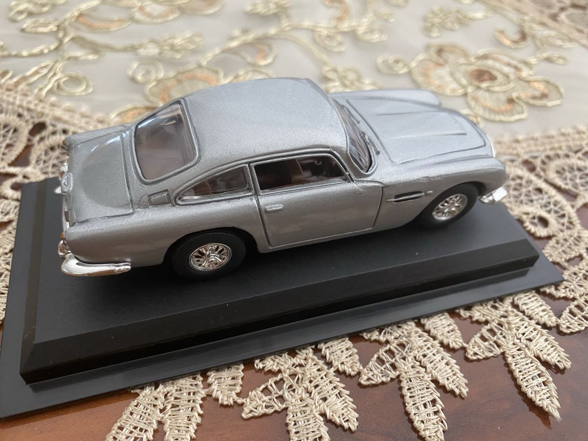 Aston Martin Modellini d'auto: Aston Martin – Nuovo e nell'imballaggio originale da St. Margrethen SG venduto da Alfista_159 3