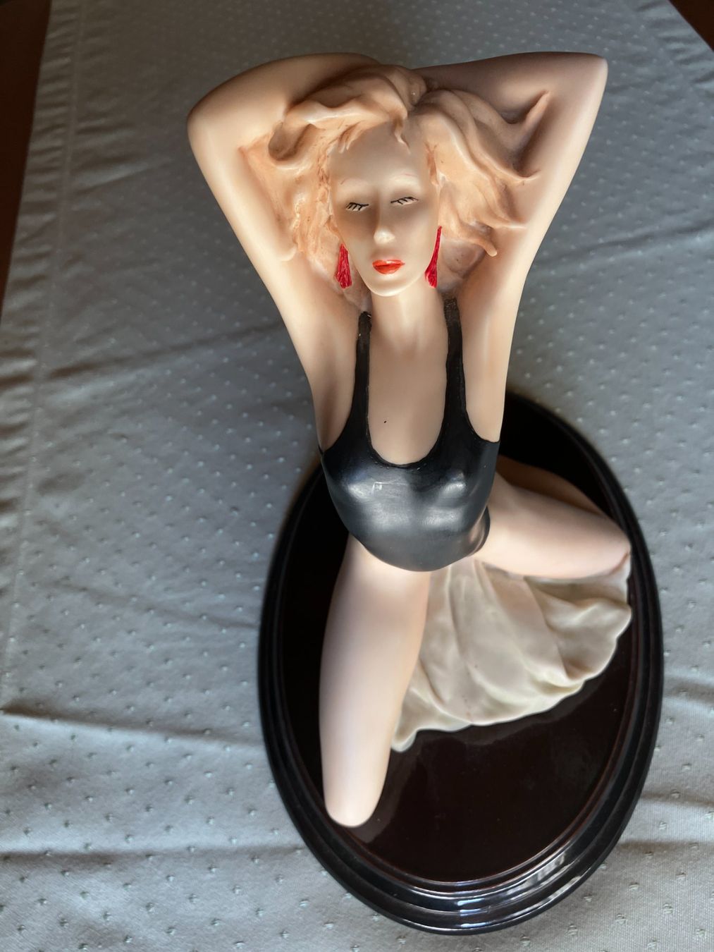 Sculptures & Statues: Skulptur, sich räkelnde Dame – D'occasion à Männedorf par Amleto3 5