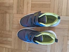 Fila Kinder Turnschuhe EU 33/UK 1 fast neue 