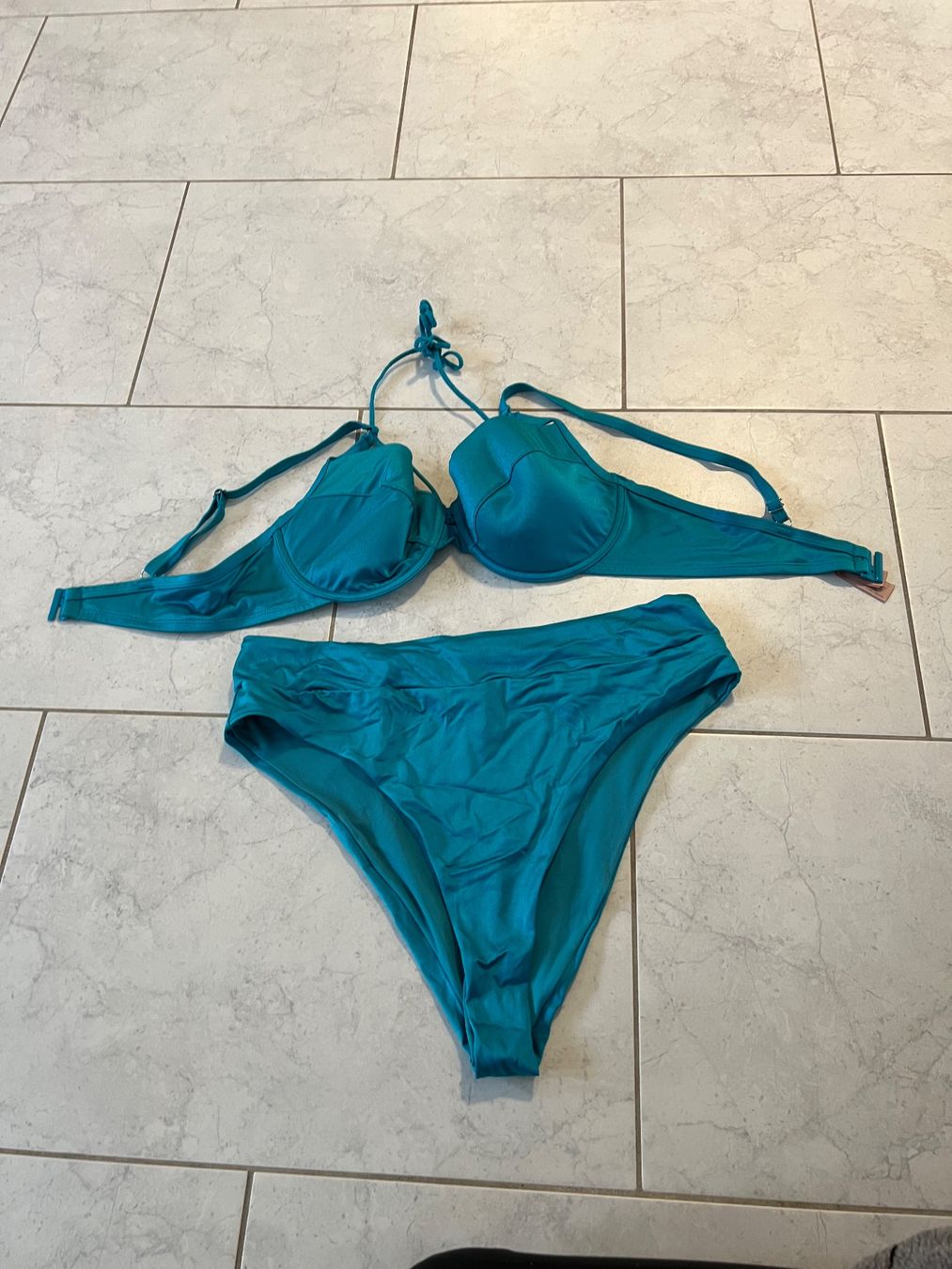 Hunkemöller Costumi da bagno & Bikini: Hunkemöller Bikini Türkis XL /85D – Usato da Mumpf venduto da Roxy_Piercing