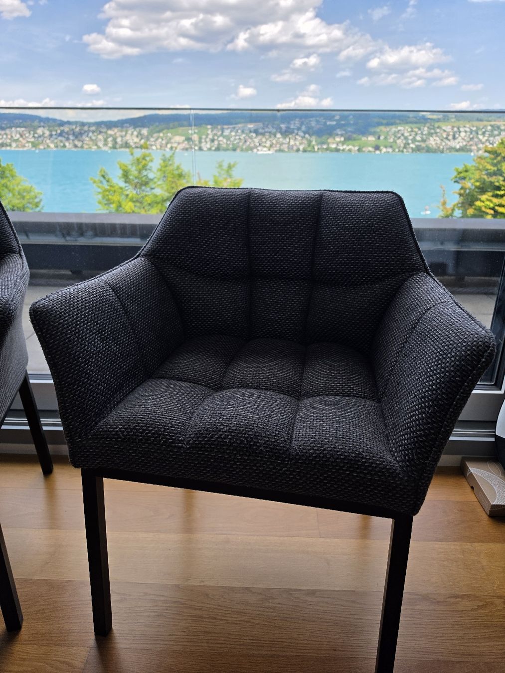 Chaises: 2x Esszimmerstühle in grau – D'occasion à Thalwil par Chris23 1