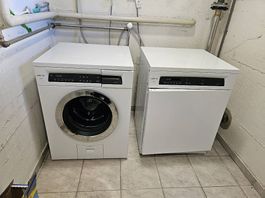 Waschmaschine und Tumbler Marke V Zug Unica
