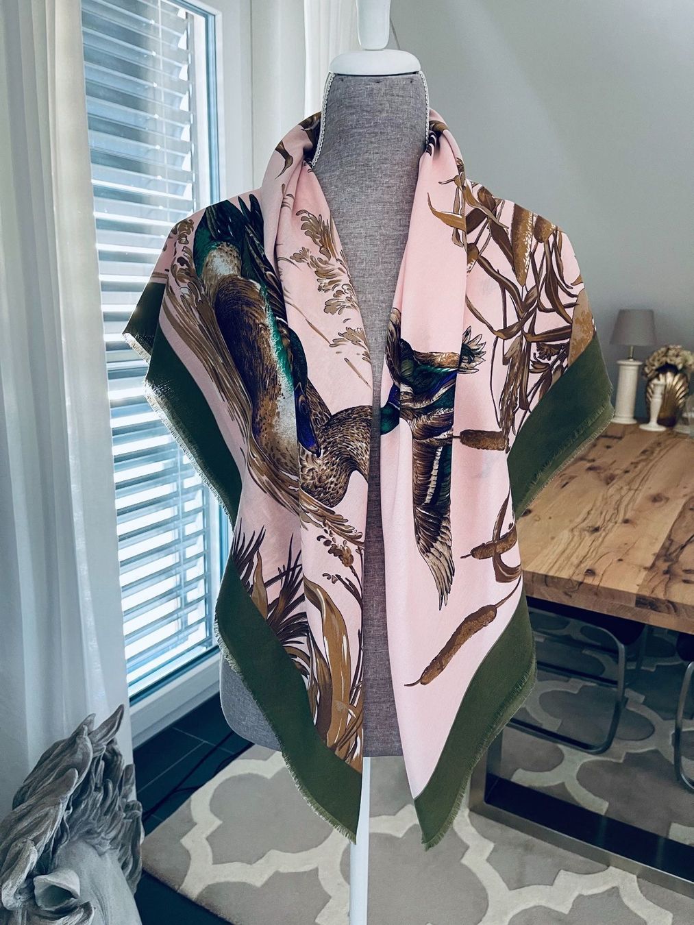 Foulard & Sciarpe: Wunderschöner Foulard - Gross – Usato da Winkel venduto da KaschmirArt 9