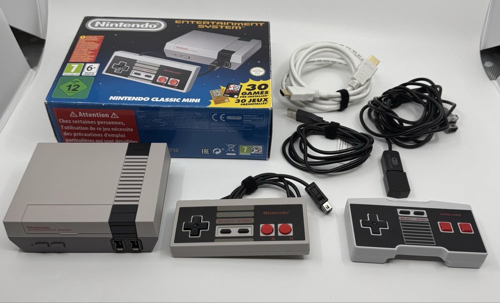 Nintendo NES Mini mit zusätzlichem Wireless Controller (Gebraucht) in ...