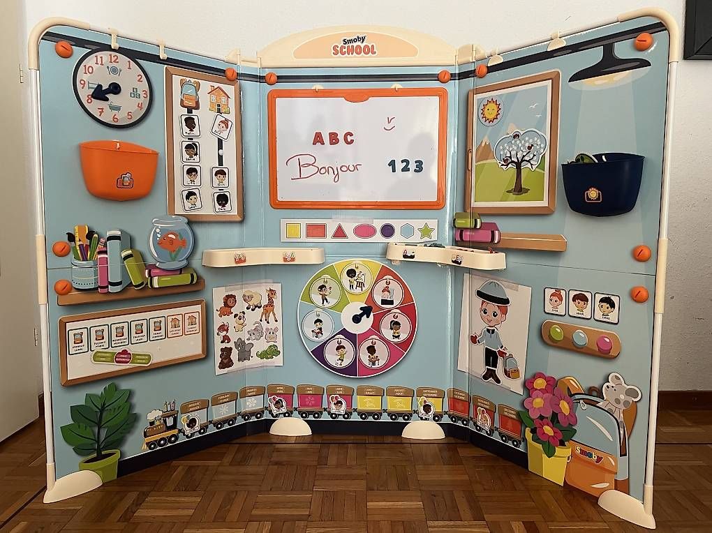 Maisons pour enfant: Smoby school – D'occasion à Nyon par ana_26z8 2