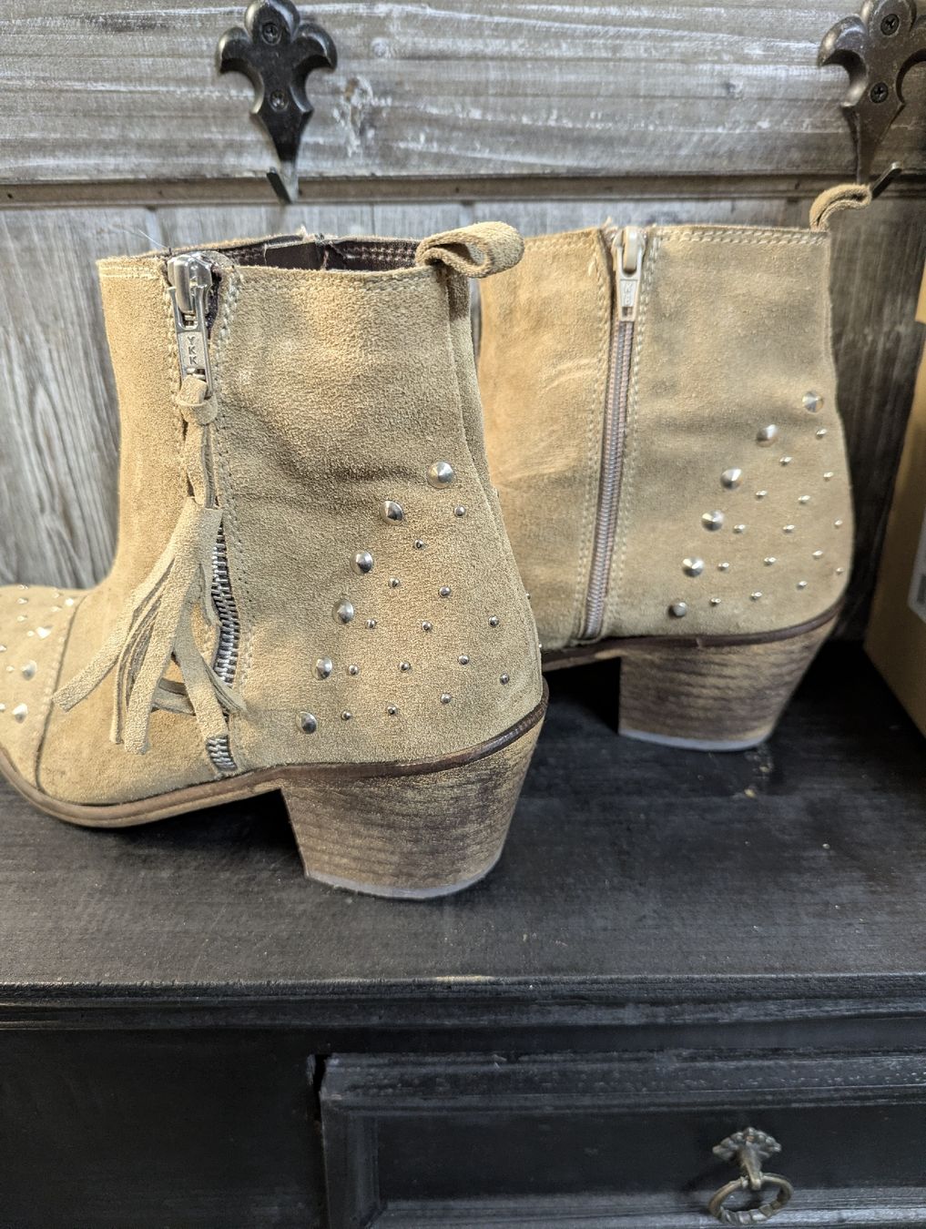 Damenschuhe: Stiefelette braun Wildleder 38 – Gebraucht aus Bettlach von Costmiri 2