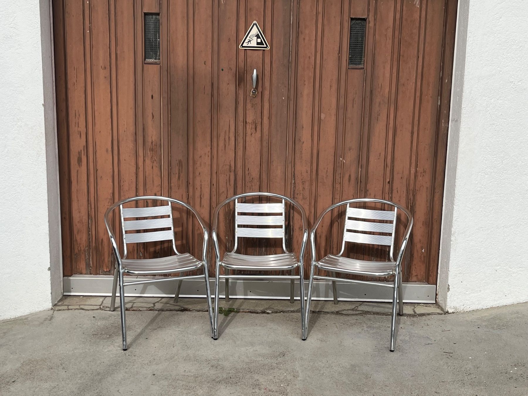 Stühle: Chaises en aluminium type café – Gebraucht aus La Chaux-de-Fonds von sar_w6hr