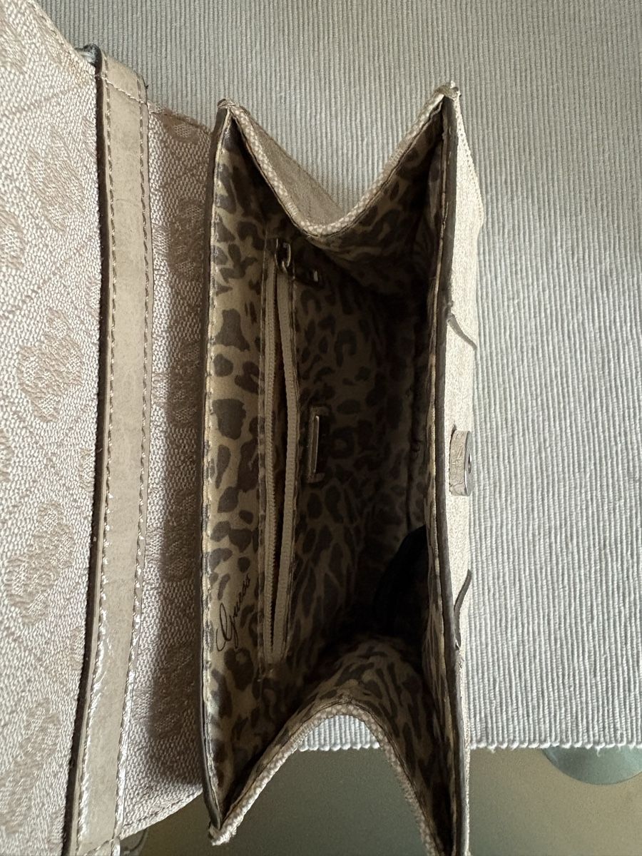 Guess Taschen für Damen: Guess Clutch – Gebraucht aus Therwil von Blume814 2
