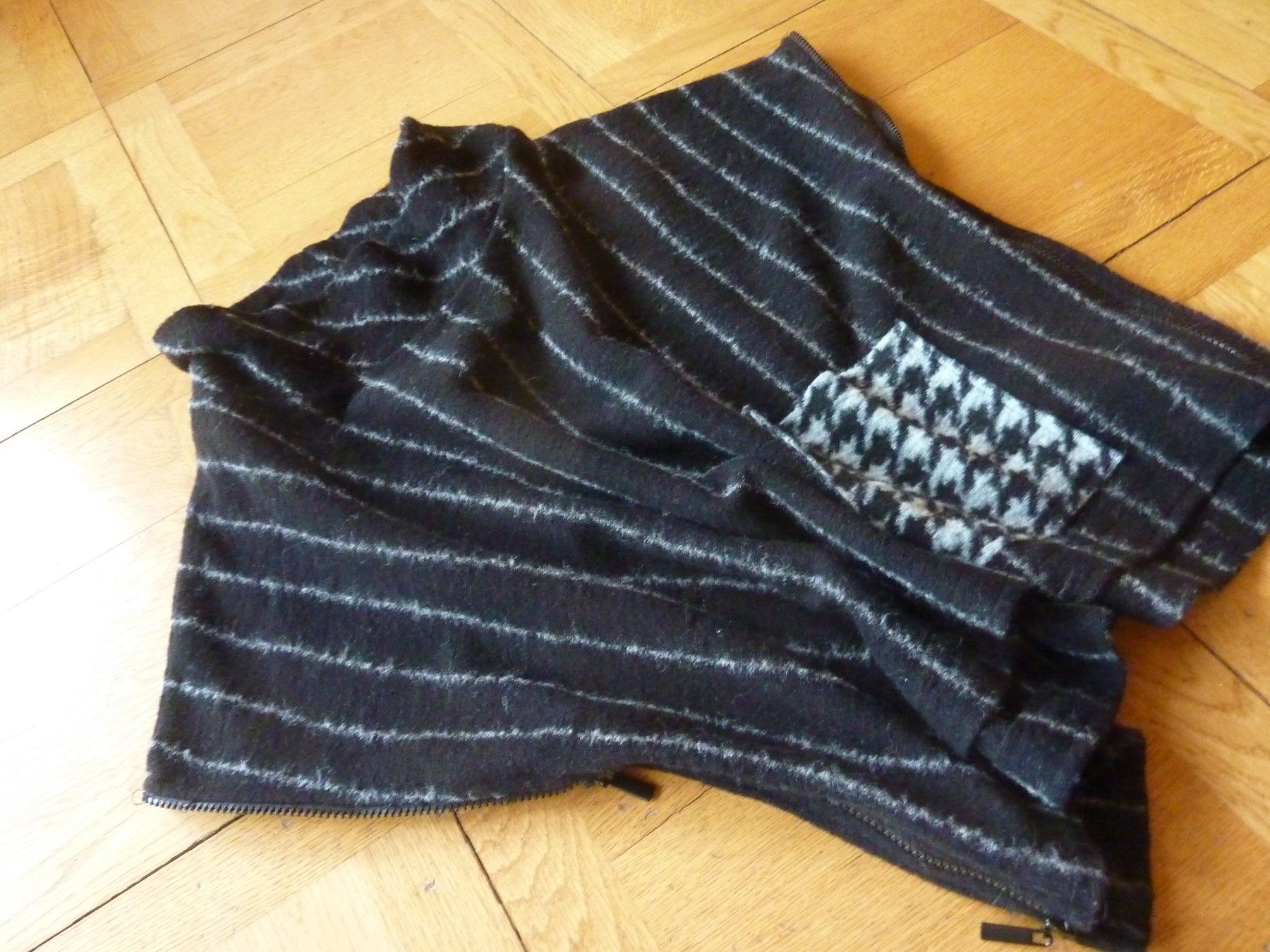 Luukaa Maglioni & Felpe: Luukaa Pullunder gestreift mit Tasche schwarz 34/36 – Nuovo (secondo la descrizione) da Waldstatt venduto da Kananaskis1 6