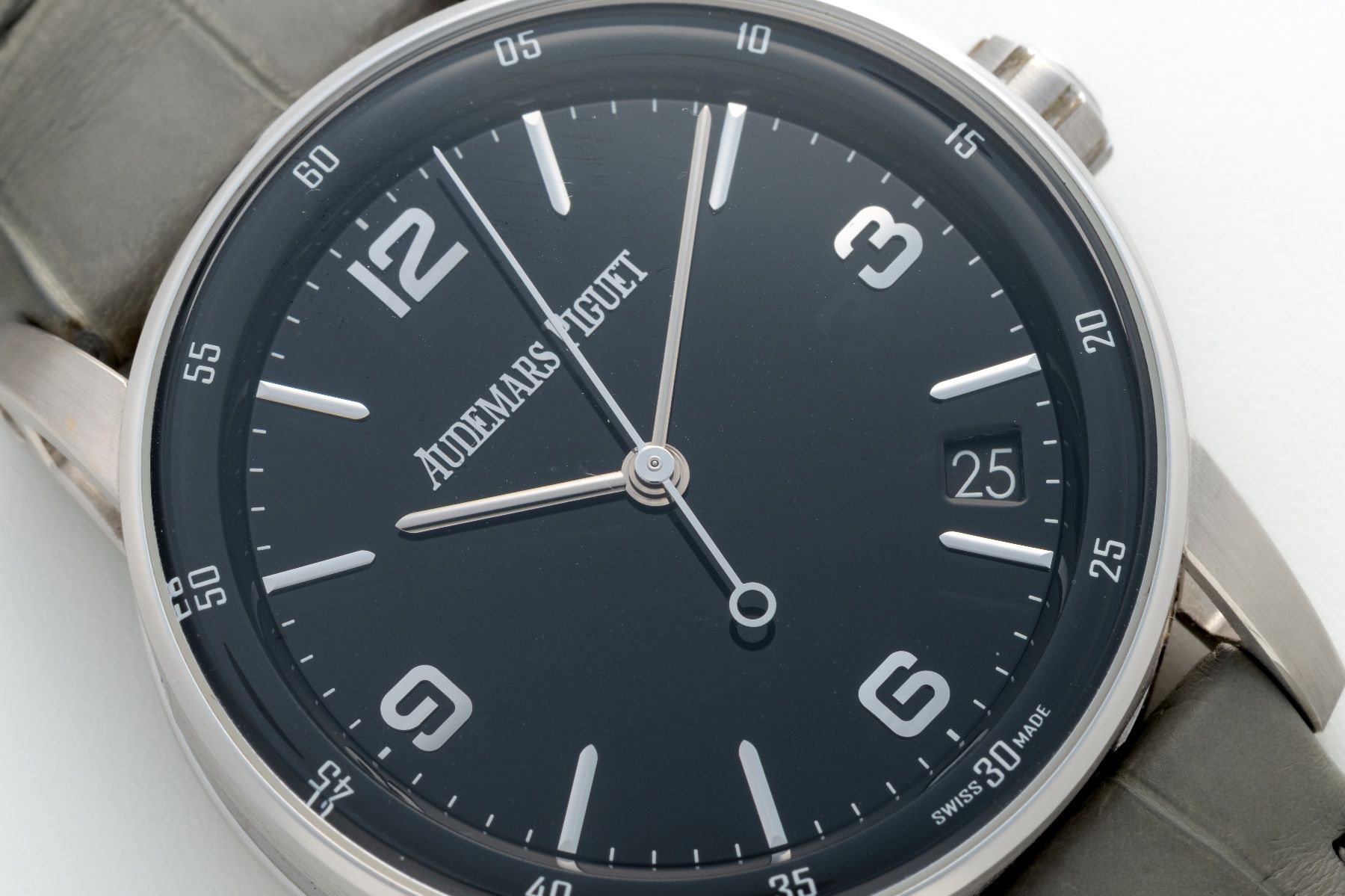Audemars Piguet Orologi: Audemars Piguet Code 11:59 with Black Dial – Usato da Zürich venduto da DirectSalesZurich 4