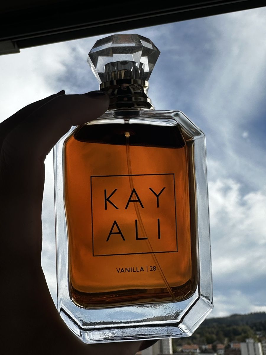 Kayali Profumi & Eau de Toilette: Kayali Vanilla 28 100ml – Nuovo (secondo la descrizione) da La Chaux-de-Fonds venduto da Zehzouille 1