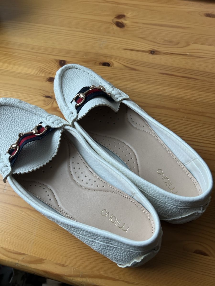 Chaussures femmes: Schuhe Gr.40 – Neuf (Voir description) à Egg b. Zürich par Stuebs