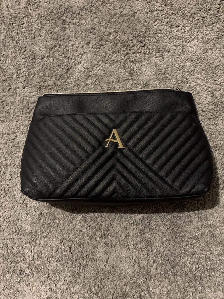 Custodie per cosmetici: Makeup bag – Usato da Münchenstein venduto da ArleneLM