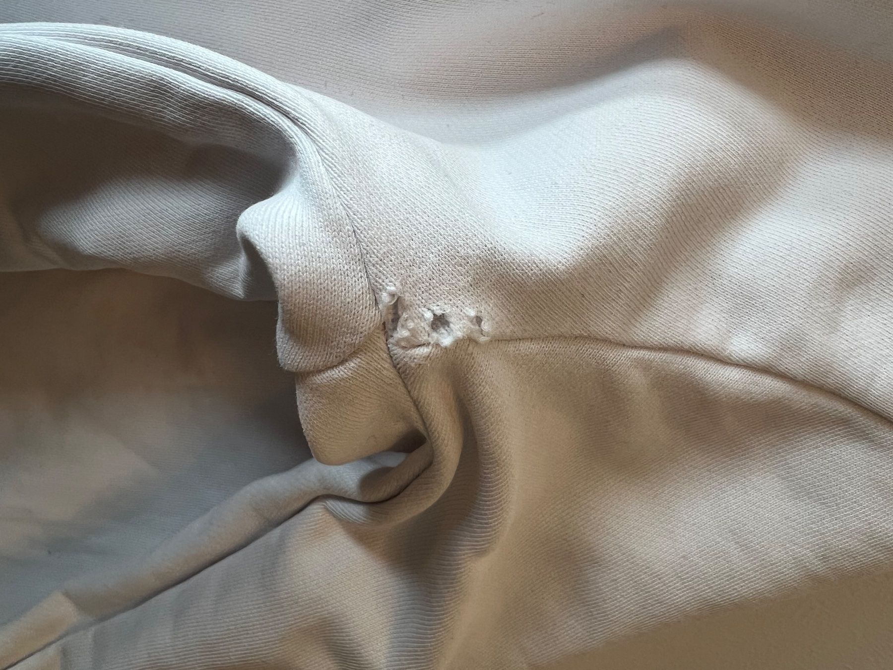 Karl Lagerfeld Maglioni & Felpe: Karl Lagerfeld Sweatshirt – Usato da Schlieren venduto da svenbaettig 2