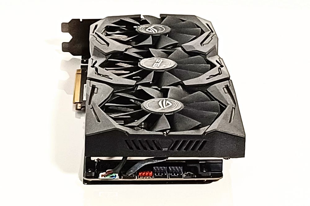 ASUS ROG Strix GeForce GTX 1080 Ti 11G Gaming – Gewartet! (Gebraucht ...
