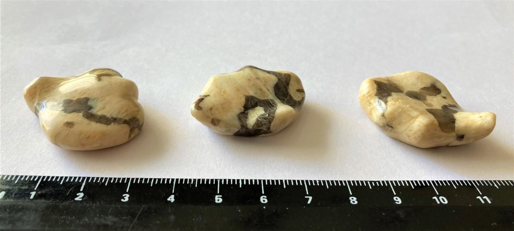 Perle (finte): 3 perles en Granit Grafit – Nuovo e nell'imballaggio originale da Goumoens-la-Ville venduto da brandonv 1