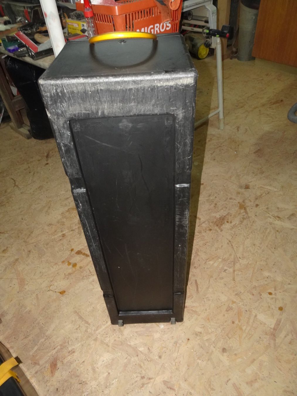 Valigie: HARDCASE 40 (mit 2 Rädern) – Usato da Hütten venduto da Technics01LT 4