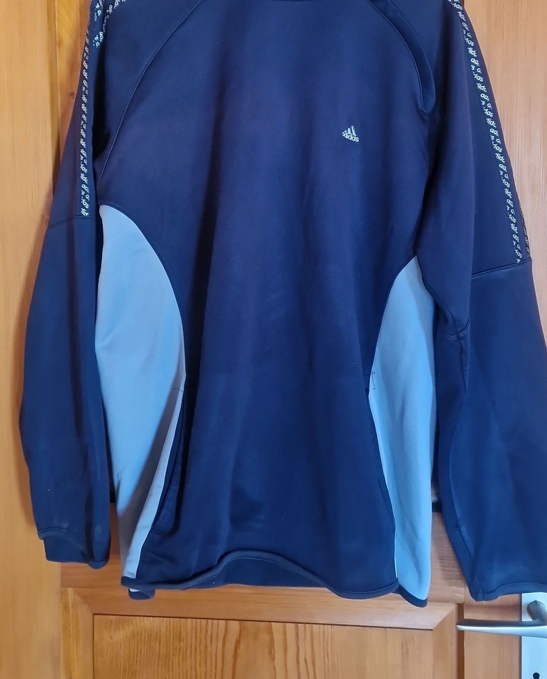 Adidas Maglioni & Felpe: Stylischer Adidas Pulli Grösse M(eher L) – Usato da Trin venduto da gumalcan