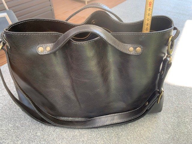Borse da donna: Ledertasche - Handgefertigt - LilaLila – Nuovo (secondo la descrizione) da Kirchberg BE venduto da Rege 3