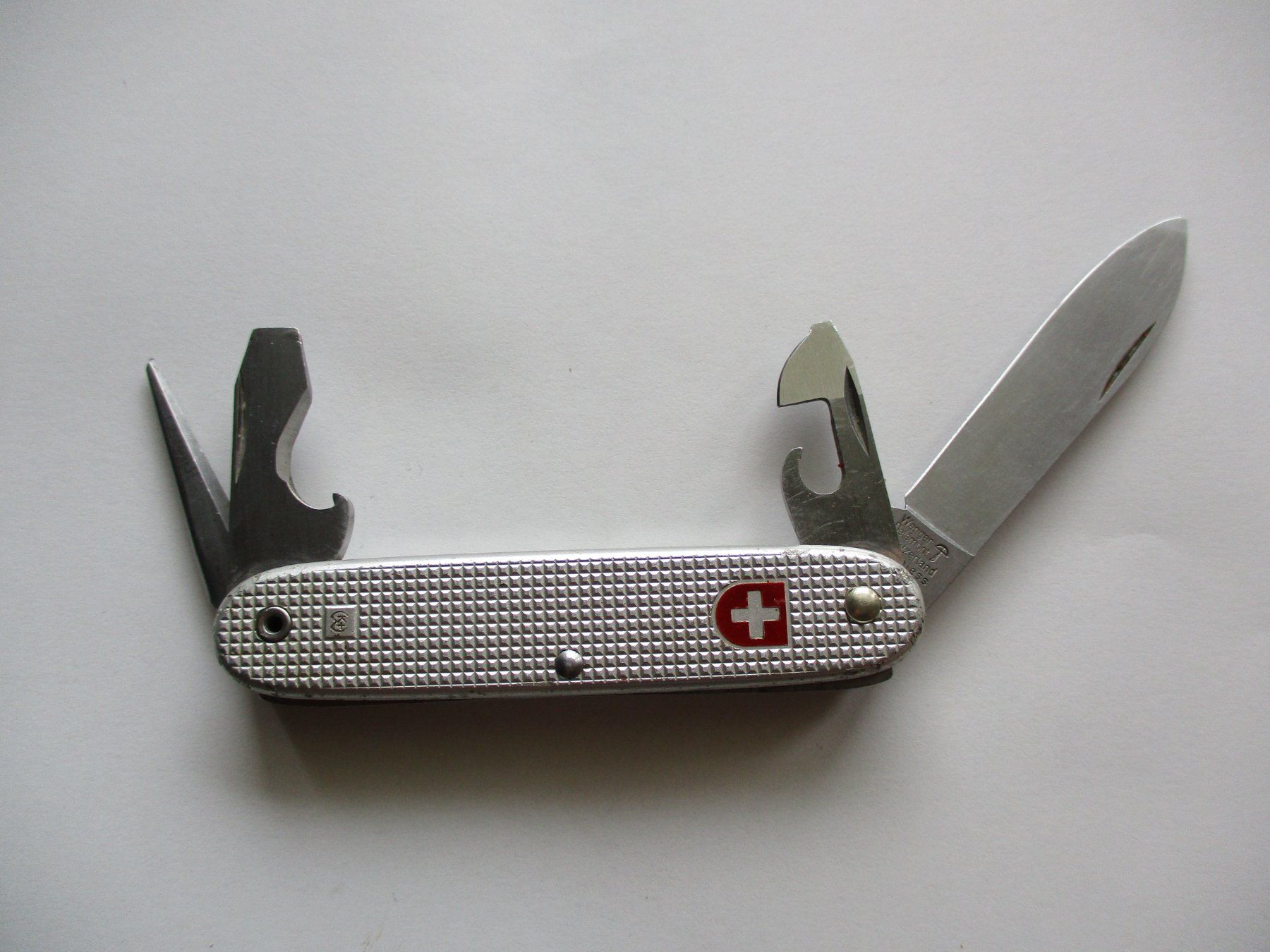 Wenger Coltelli tascabile: Couteau Suisse Wenger 1981 – Usato da La Sarraz venduto da vic_v6kz