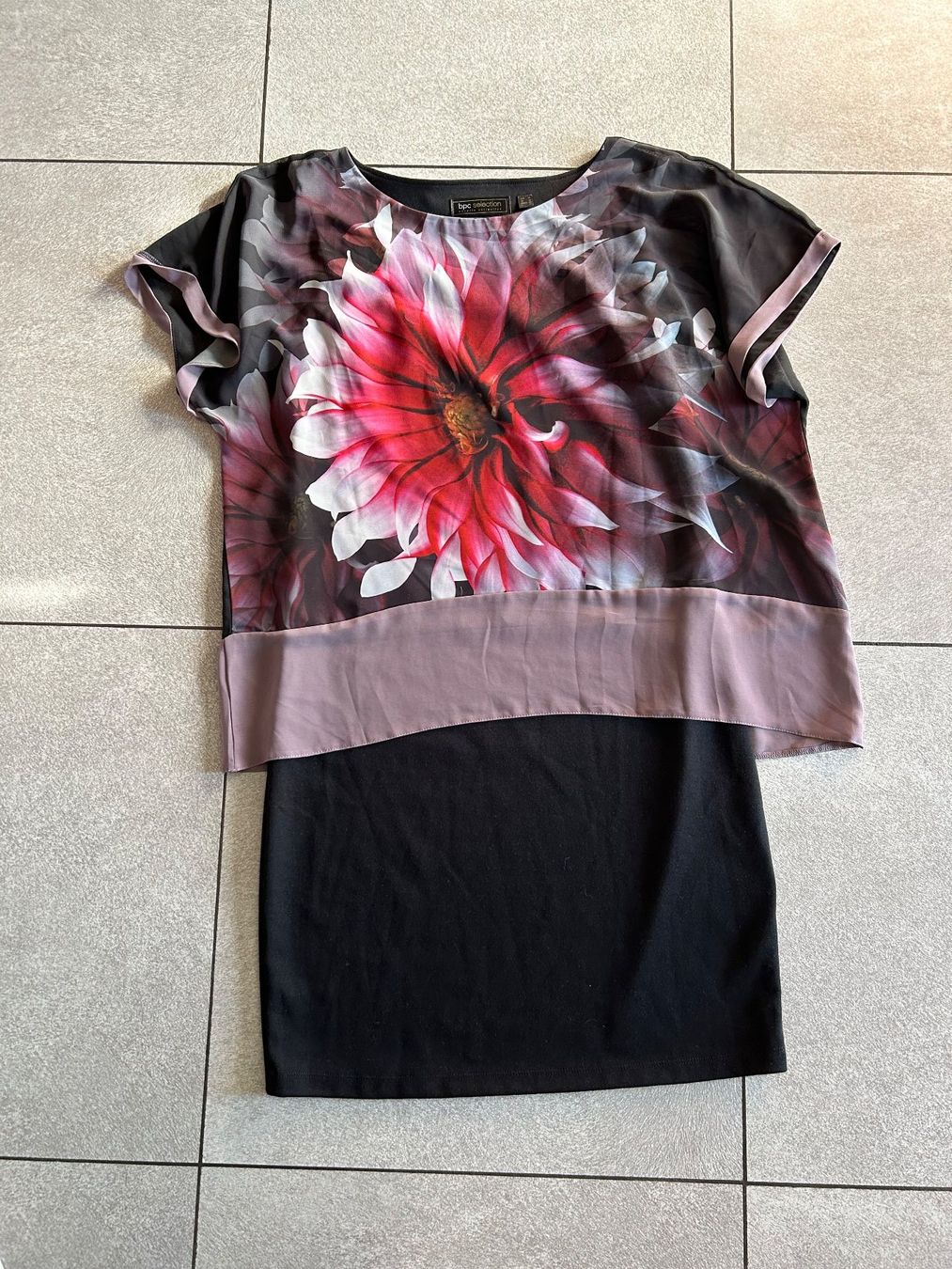 Vestiti: robe élégante de mi-saison fleur noir Gr. 40 – Nuovo (secondo la descrizione) da Arbedo venduto da nadia1973