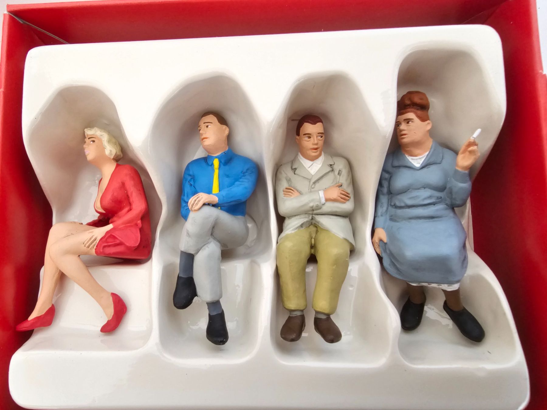 Preiser Modelleisenbahnen: 8  Preiser Miniatur Figuren – Neu und originalverpackt aus Hunzenschwil von swissladyshop 1