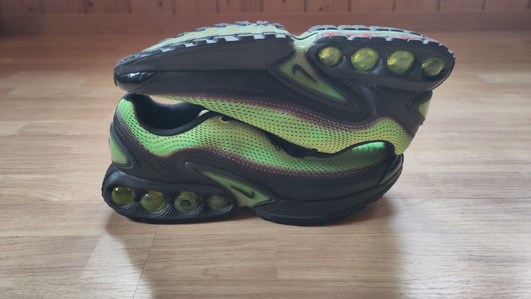 Nike Scarpe da uomo: Nike Air Max Dn – Nuovo (secondo la descrizione) da Cumbel venduto da anj_b8wj 1