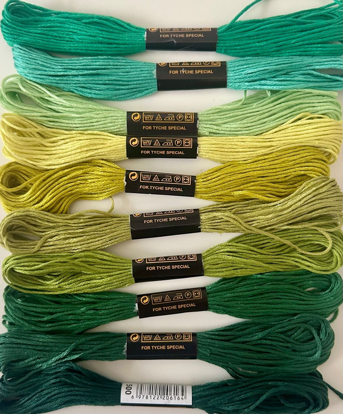Kordeln & Faden: 10x Stickgarn neu – Neu und originalverpackt aus Geneve von vane267
