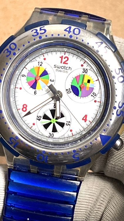 Swatch Montres: Blaue Swatch Uhr mit bunten Elementen-Sammlerstück! – D'occasion à Grenchen par chththl 3