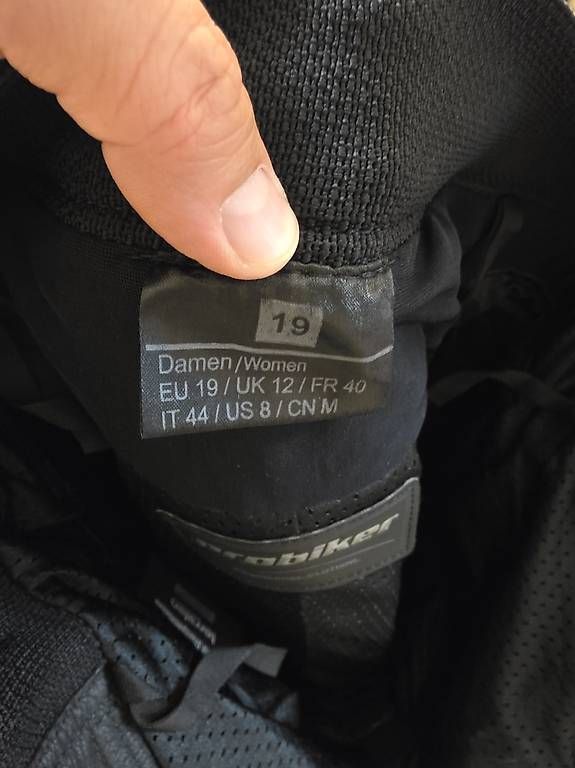 Completi & Tailleur: Damen Leder Motorradanzug 2-teilig – Usato da Rüti ZH venduto da Good_Seller 2
