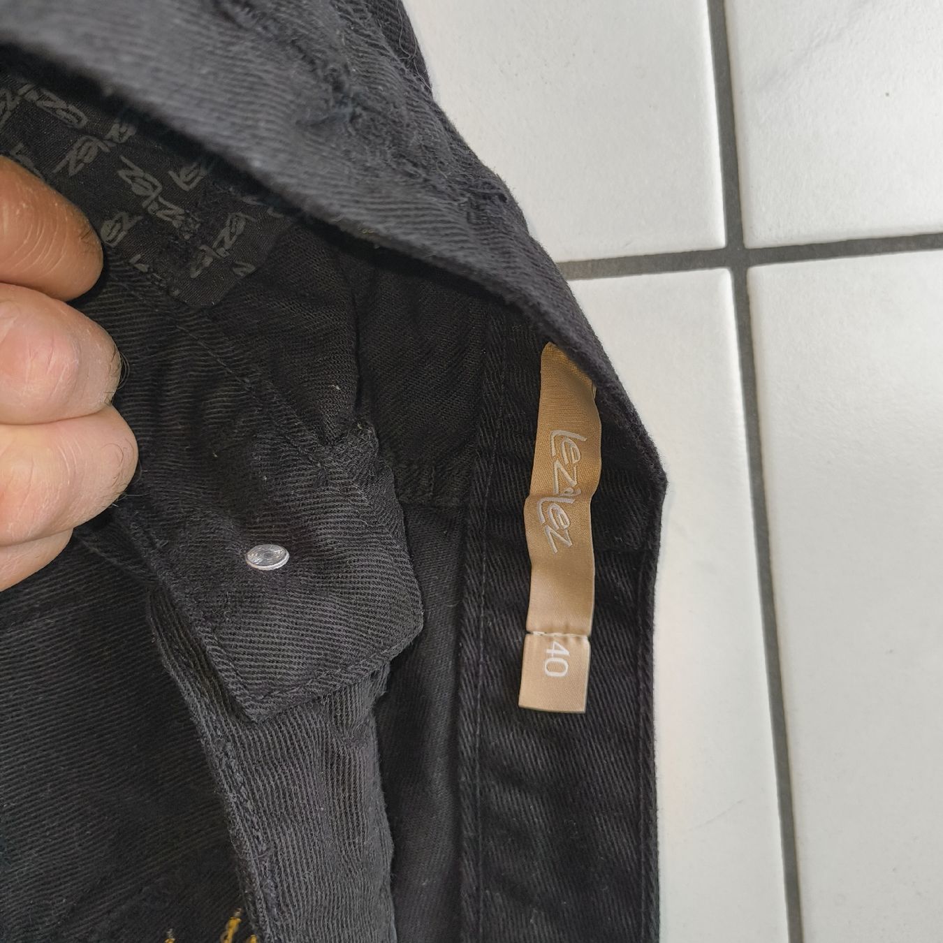 Jeans: 2 Jeans Shorts,Top Zustand – Usato da Uitikon Waldegg venduto da PJLS1 6