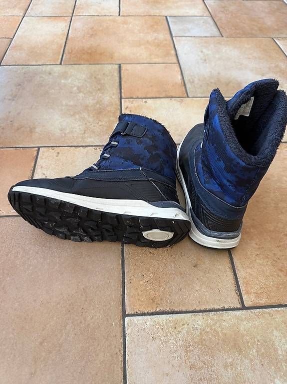 Scarpe per ragazzi: Winterstiefel Gr. 34, schwarz-blau – Usato da Dübendorf venduto da rut_5b5n 1