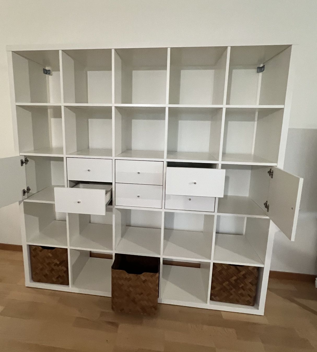 Ikea Scaffali: Kallax weiss 5x5, 182x182cm – Usato da Widen venduto da MerlinMim2004 2