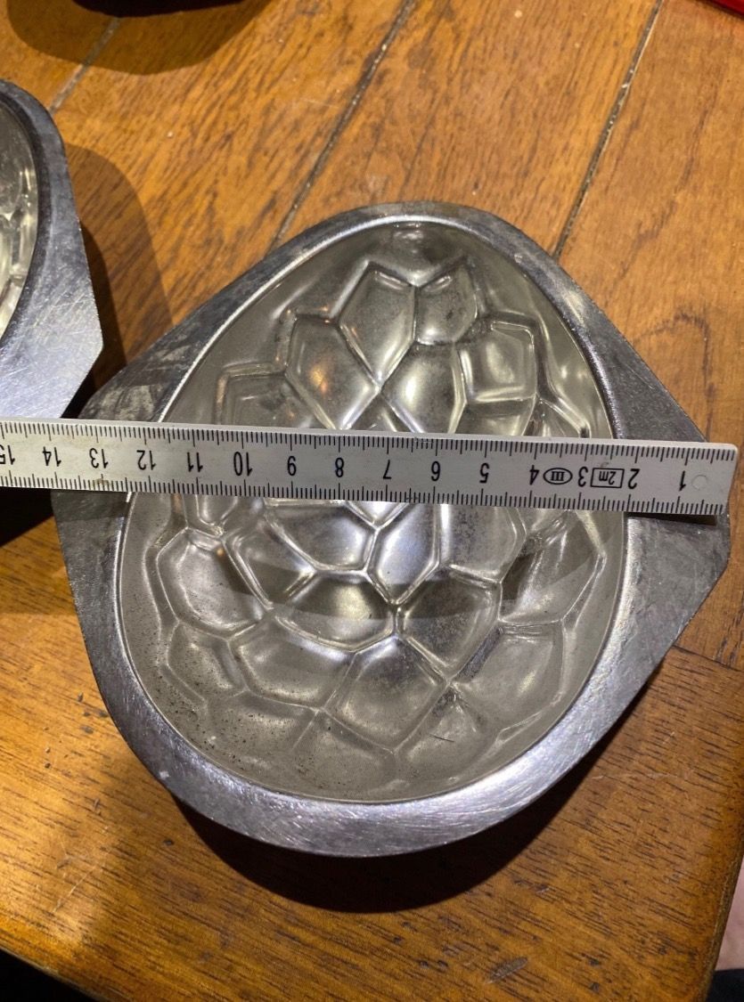Teglie da forno: Grosse SchokoladenFORM 16 cm Metall 2teilig – Usato da Zürich venduto da stock4you 2