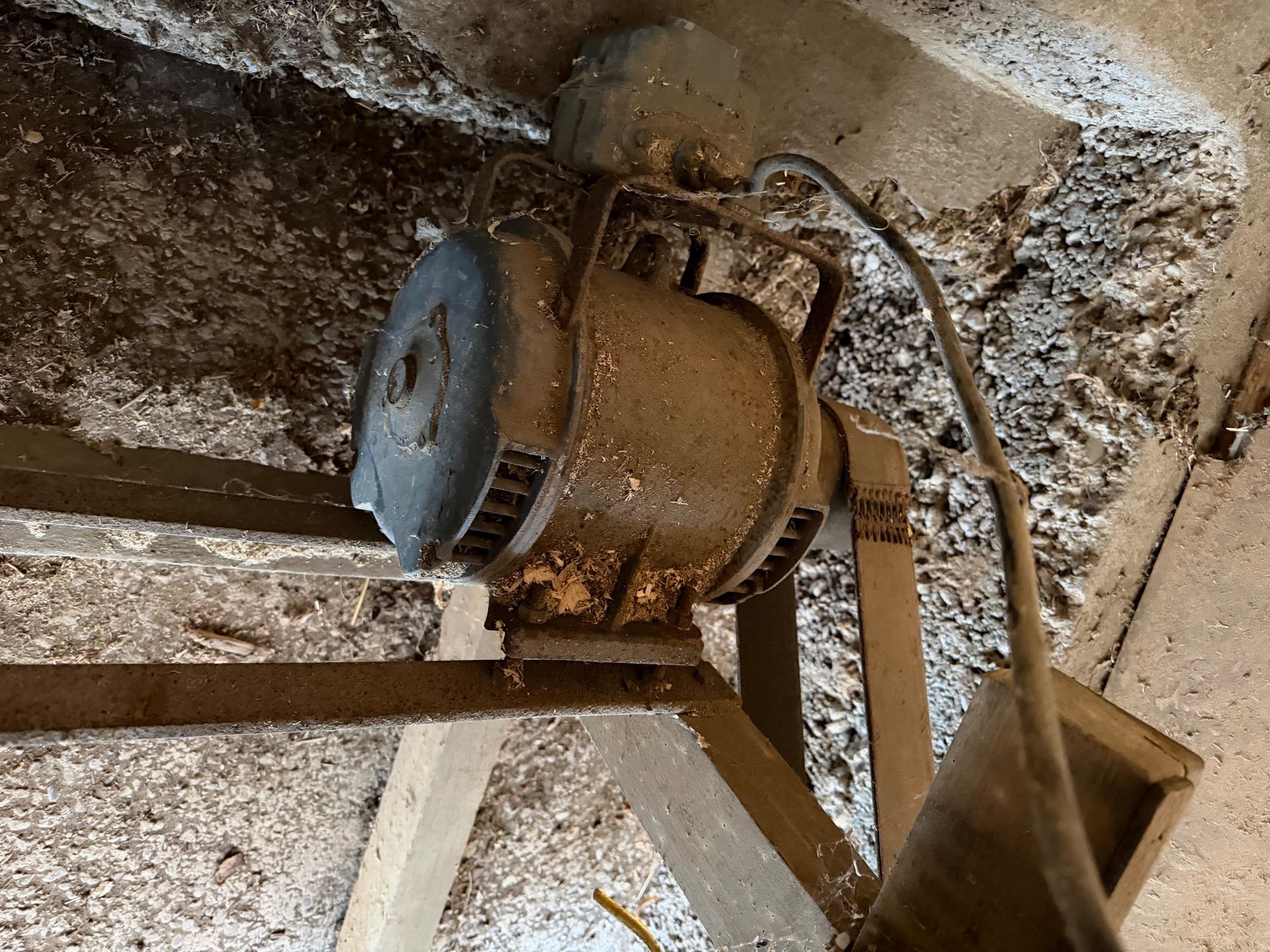Tutte le macchine: Tischfräse, Brennholz, alt, gebraucht – Usato da Mettmenstetten venduto da Starbright2 4