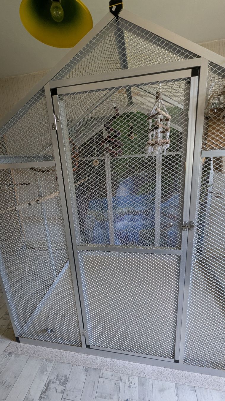 Cages, transport & sécurité: Grosse Vogelvoliere mit Türe – D'occasion à Rupperswil par Svelos 1
