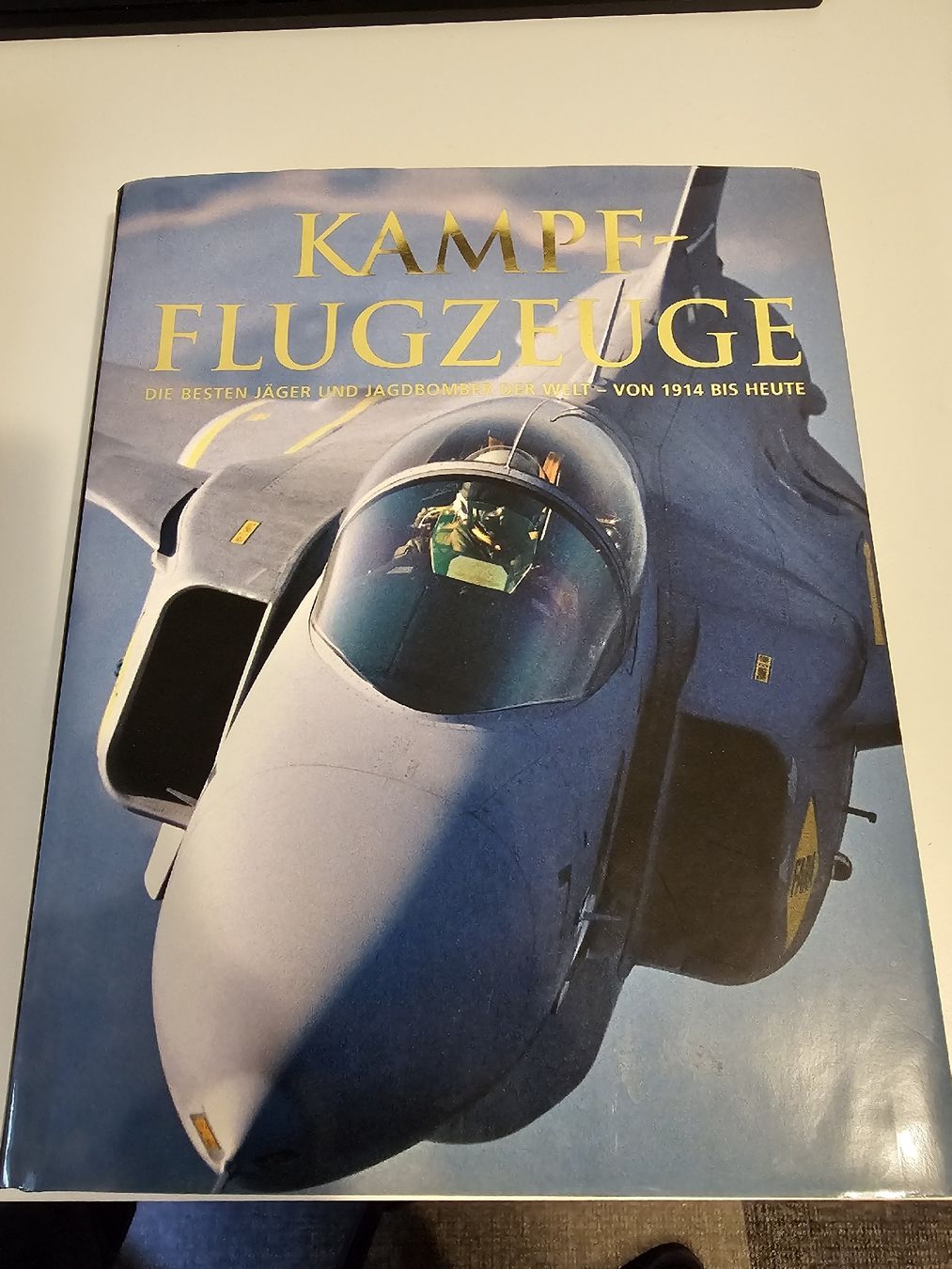 Libri: Kampfflugzeuge Buch – Usato da Fehraltorf venduto da dom_f6mm