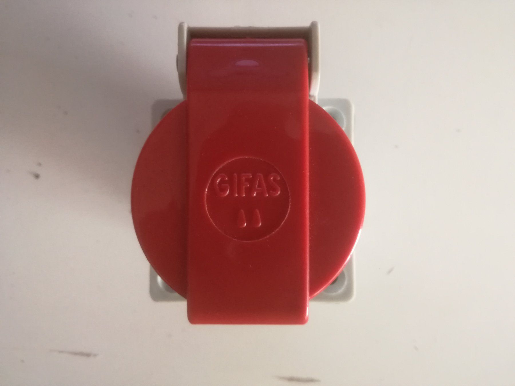 GIFAS Stecker: Einbausteckdose Typ 15 – Neu (gemäss Beschreibung) aus Sursee von Ursus_LU